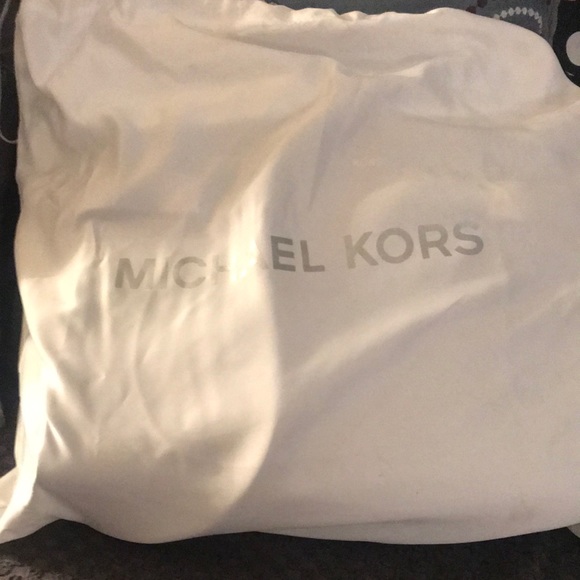 Brand new Michael Kors Purse - Picture 3 of 4